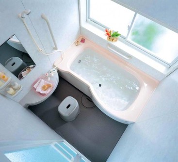 Дешевый ремонт ванной комнаты маленького размера