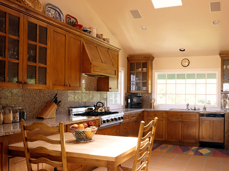 Проект кухни в деревянном доме поможет правильно завершить ремонт и декорирование помещения