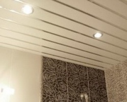 Реечные потолки для ванной комнаты: как выбрать и установить правильно