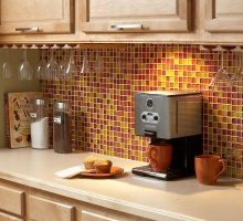 Плитка-мозаика для кухни: преимущества, варианты, возможный декор