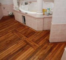 Деревянный пол в ванной: выбор материала, подготовка, монтаж
