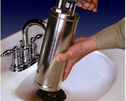 Засор труб в ванной и раковине: быстрое устранение своими руками
