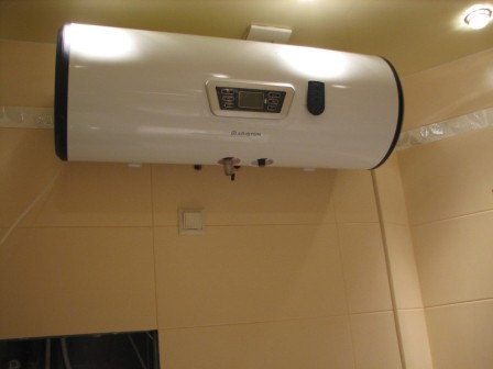 Как выбрать накопительный водонагреватель для обеспечения ванной комнаты горячей водой?